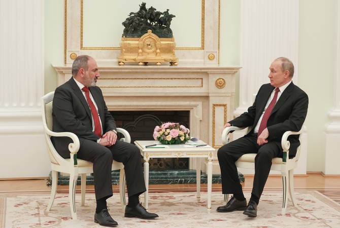 Paşinyan Moskova'da Putin ile görüştü